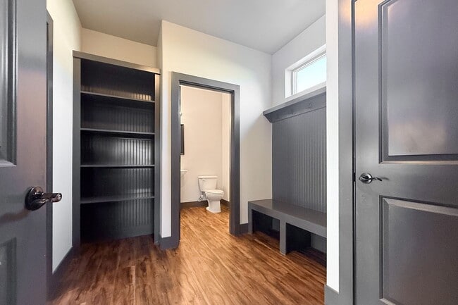Building Photo - Beautiful 4-Bedroom House with Large Backy...