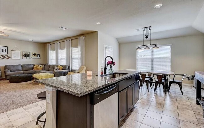 Building Photo - 4 Bed 2 Bath Home on Corner lot in Deer Creek Schools!