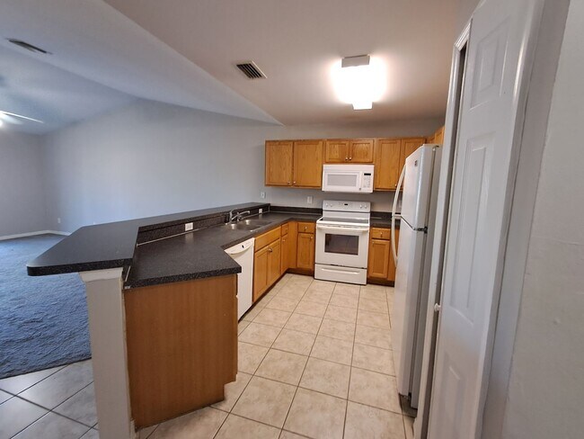 Building Photo - 1144-1146 Harry Ave S