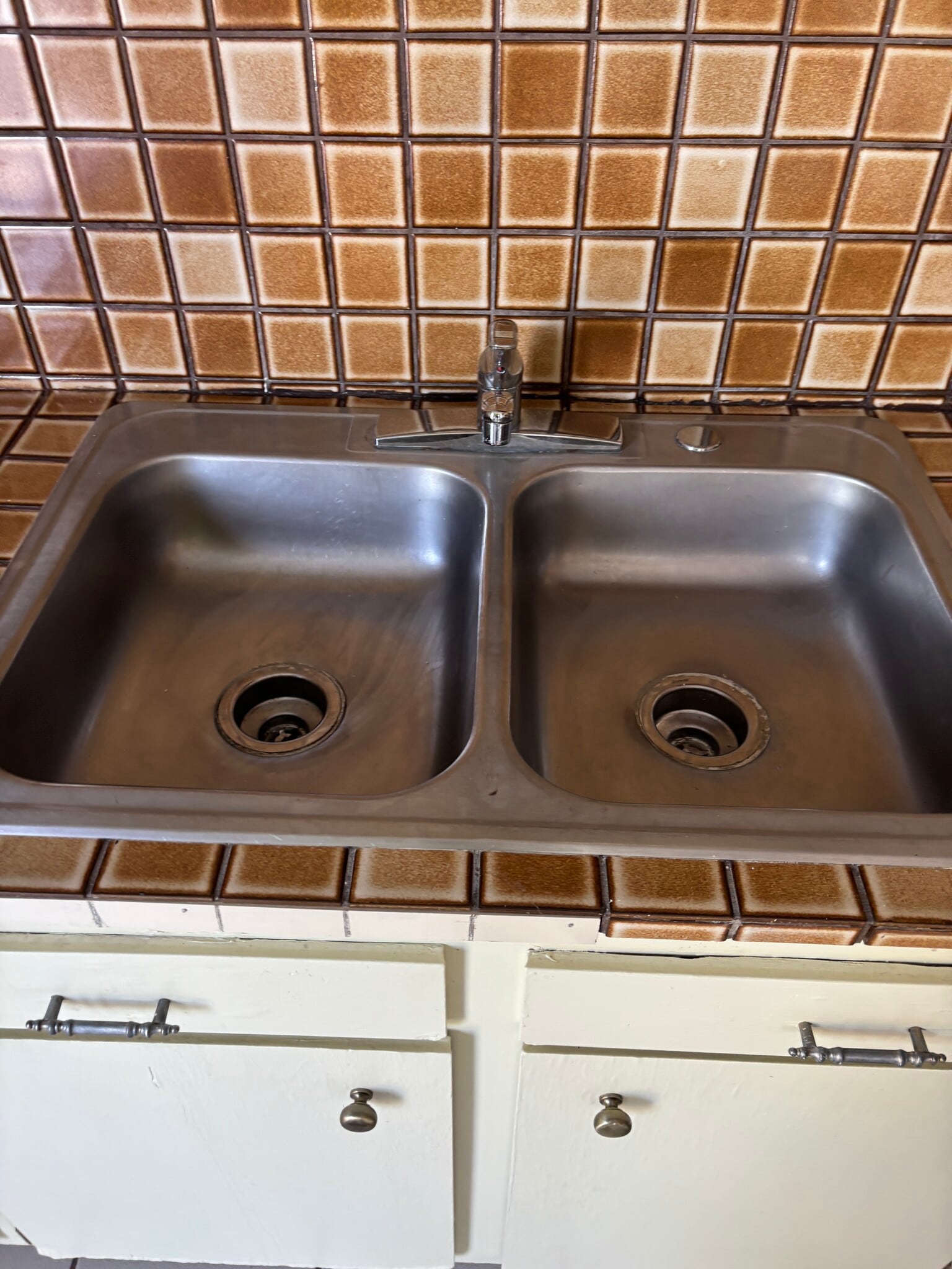 Kitchen - 571 N East Ave