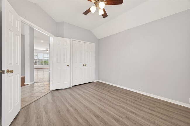 Building Photo - 3135 Silver Cedar Trail