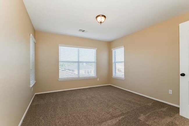 Building Photo - 120 Lightning Trl