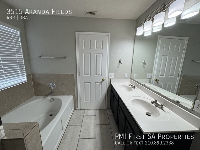 Building Photo - Beautiful 4-Bedroom, 2.5-Bathroom Home wit...