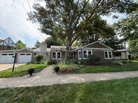 Building Photo - 255 Crest Rd