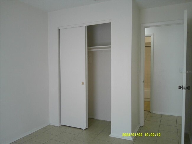 Building Photo - 71 Lake Villa Way