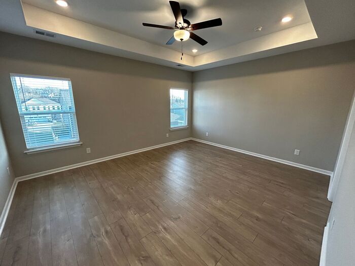 Building Photo - 8152 Warbler Wy
