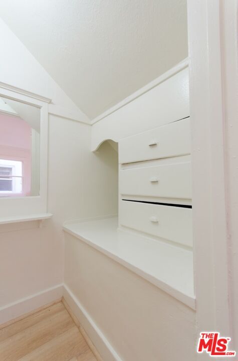 Building Photo - 936 S Berendo St