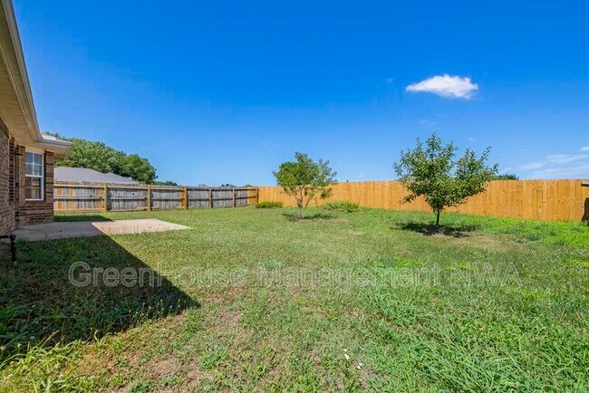 Building Photo - 520 Dewberry Ln