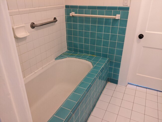 bathroom - 7716 Lexington Ave