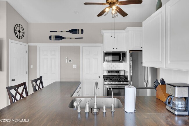 Building Photo - 804 Harbor Rd