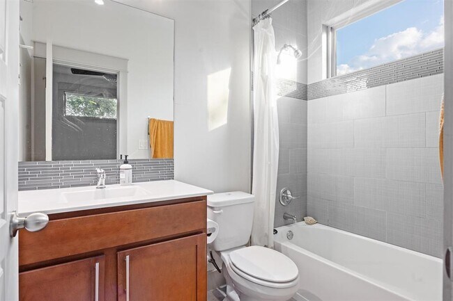 Building Photo - 5007 Delores Ave