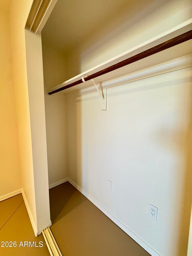 Building Photo - 1701 E Colter St