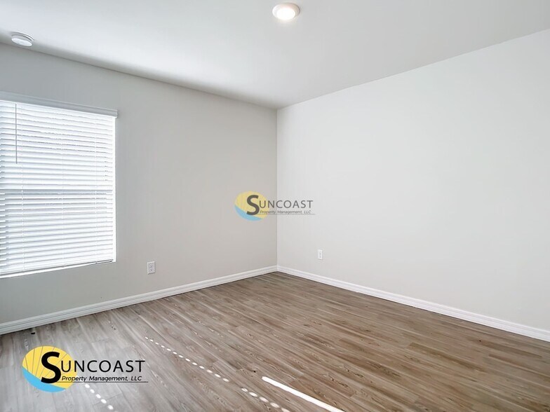 Building Photo - 20241 Peachland Blvd