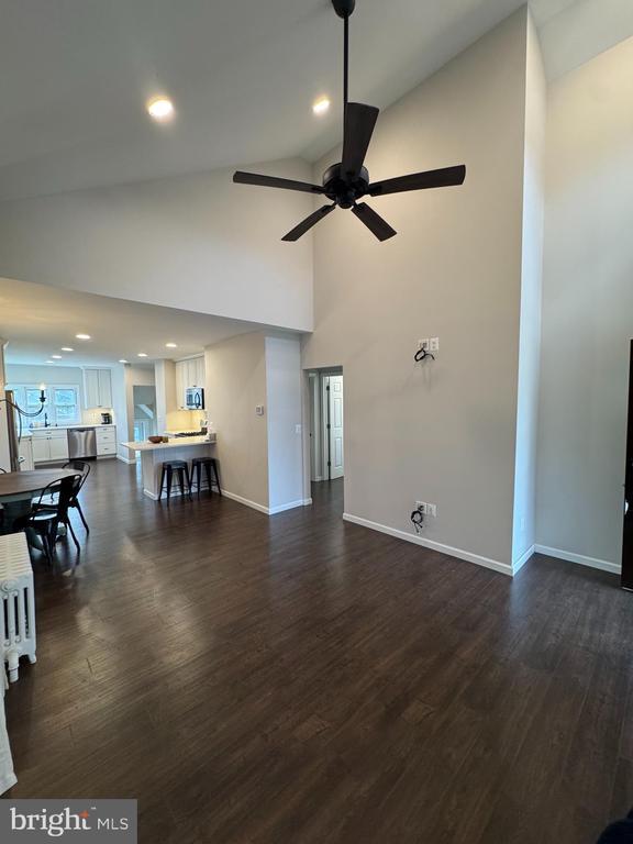 Building Photo - 122 S Haviland Ave