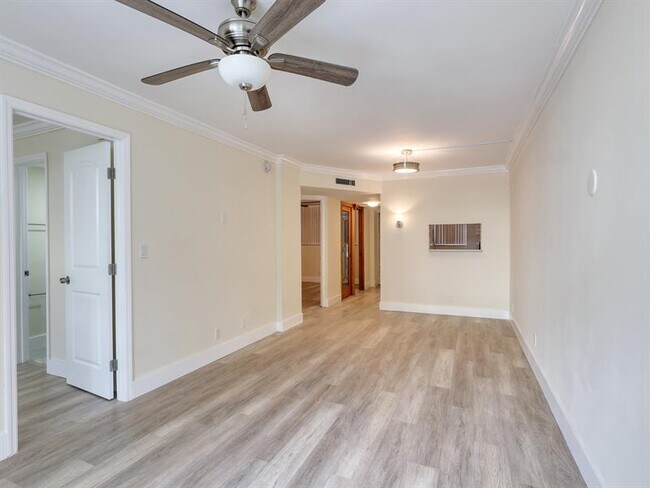 Building Photo - 5300 NE 24th Terrace