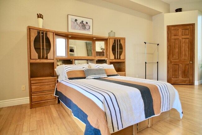 Building Photo - Mountain and City Views from this Furnished Rental!