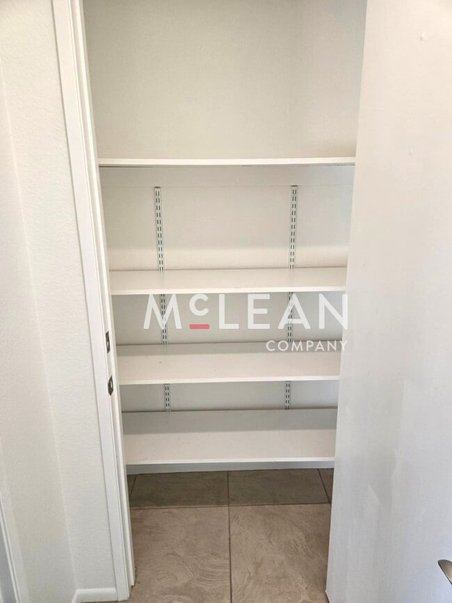 Building Photo - Beautiful Dual Primary Suite 2-Bedroom Condo in the Desert Princess Community