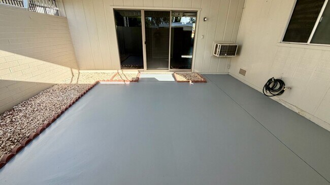 Building Photo - Updated condo in Sun City!