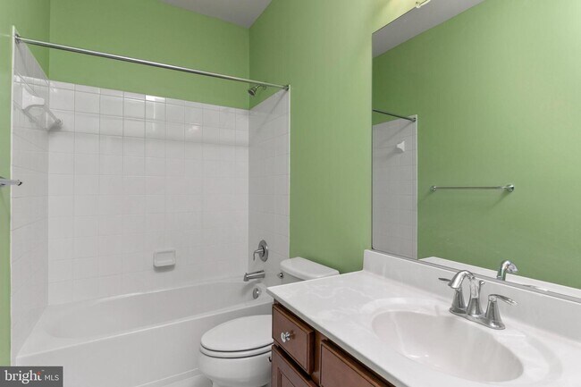 Building Photo - 15305 Sweetbay St