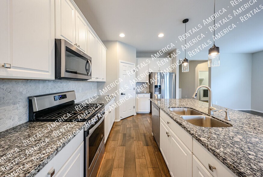 Building Photo - 5211 W Leodra Ln