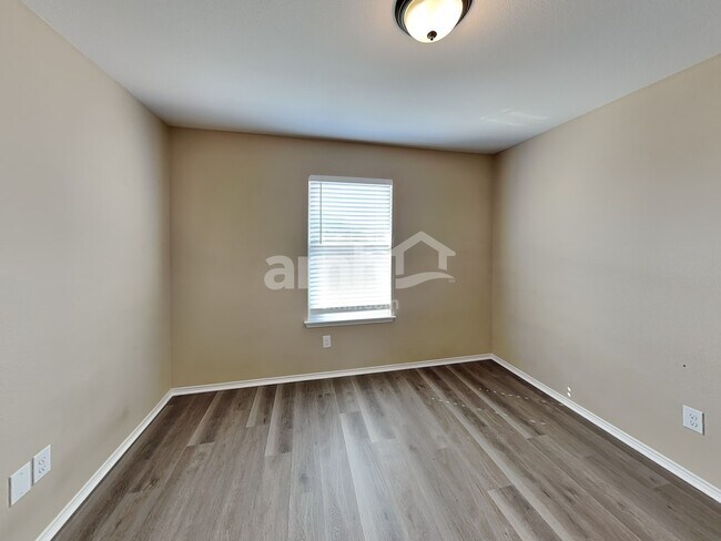 Building Photo - 4020 Hanna Rose Ln