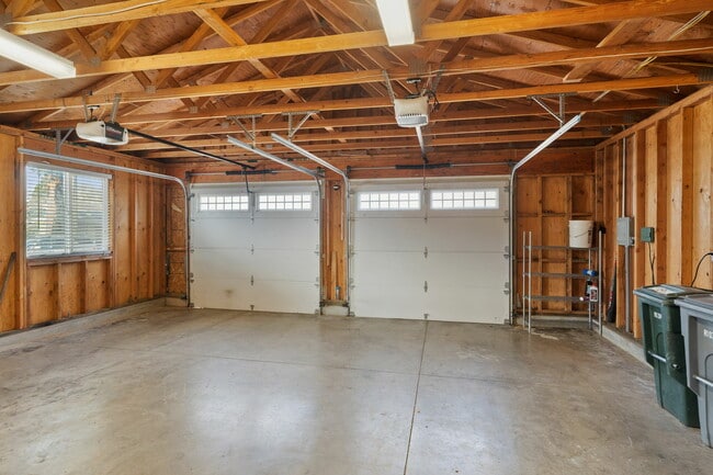 Building Photo - 824 Prince Ave