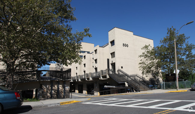 Primary Photo - Shore Plaza East