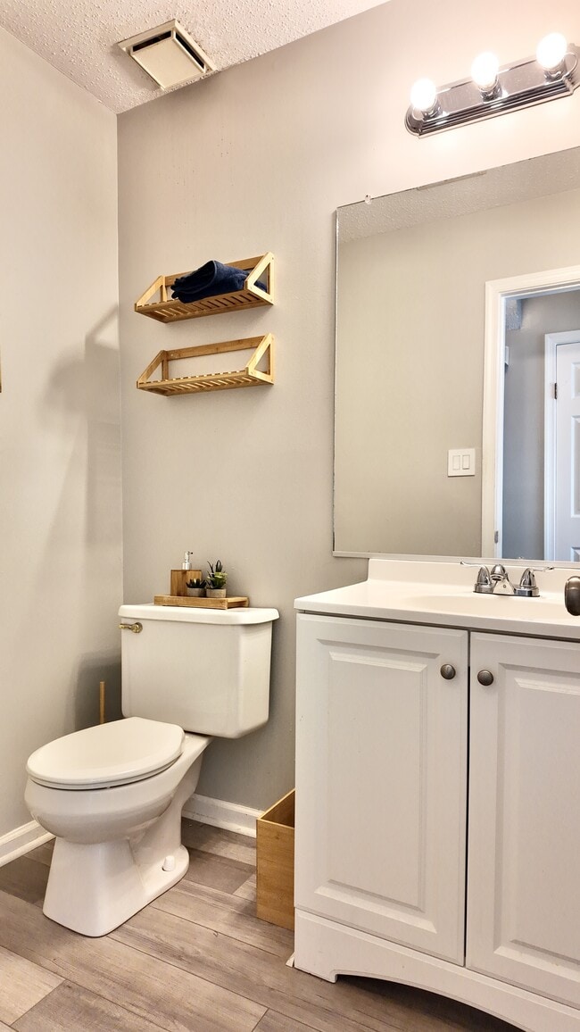 Building Photo - 1007 Brandon Quay