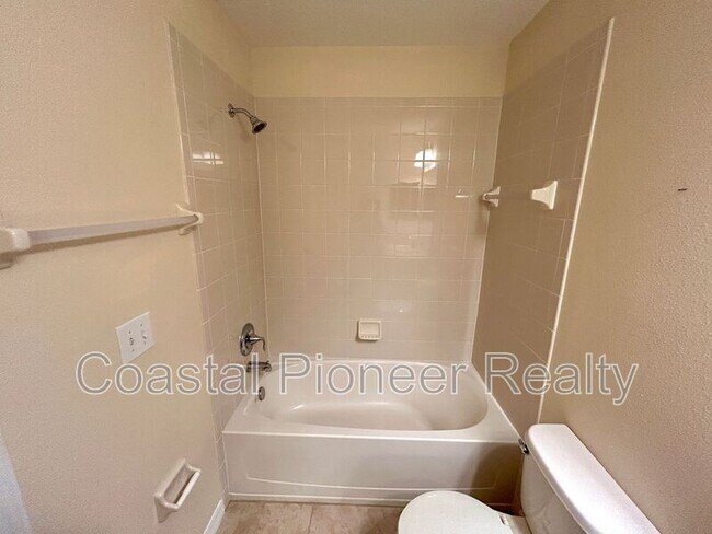 Building Photo - 2123 Roanoke Springs Dr