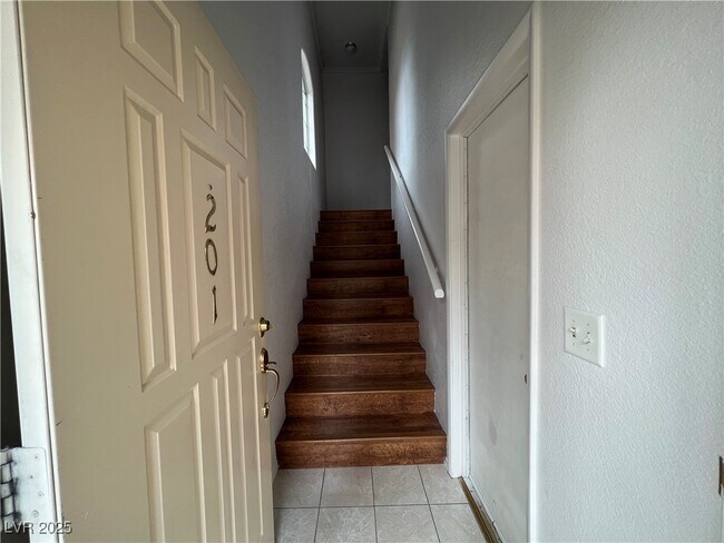 Building Photo - 8301 Boseck Dr