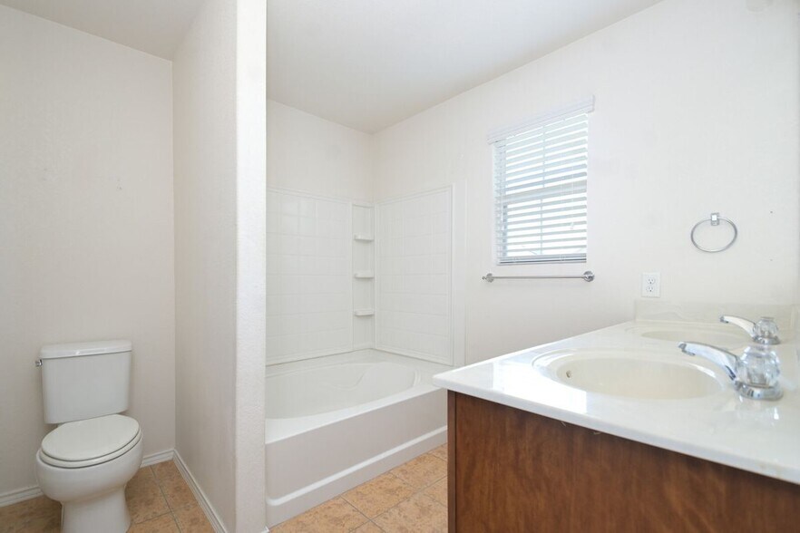 Building Photo - 3727 Fringe Breeze