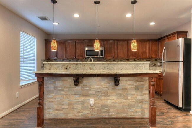 Building Photo - 18203 Fair Grange Ln