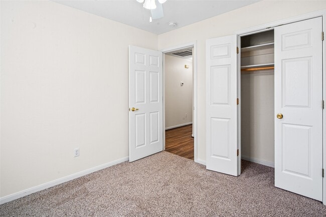 Building Photo - 2224 Shady Tree Ln