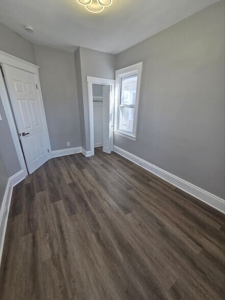 Building Photo - 47 Edgar St
