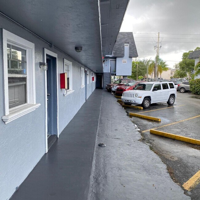 Building Photo - 13695 NE 3rd Ct