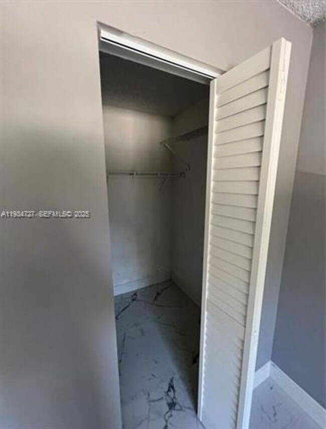 Building Photo - 511 NW 82nd Ave