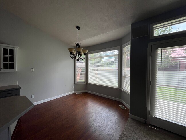 Building Photo - 2030 N Springland Pl