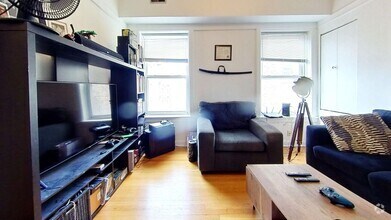 Building Photo - Second Floor Sheridan Park One Bedroom