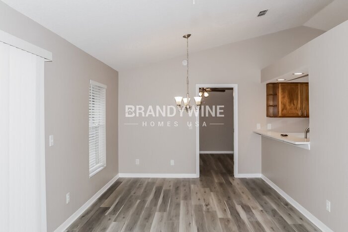 Building Photo - 110 Meadowglen Ct