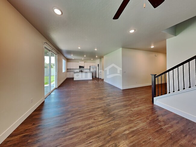 Building Photo - 1022 N Rivermist Pl