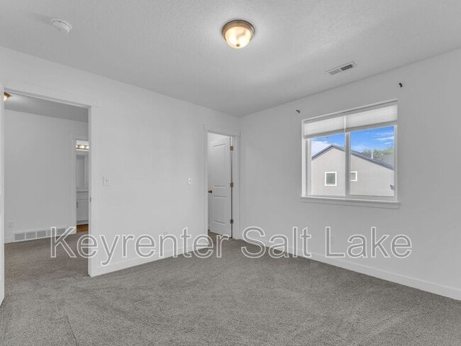 Building Photo - 8729 Park Slope Ln