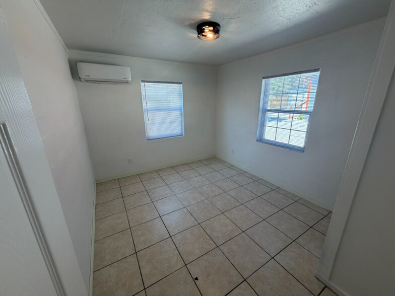 Building Photo - 1316 SE 7th Ave