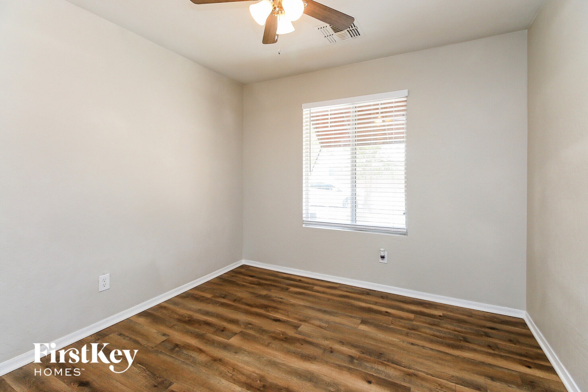Building Photo - 7023 S 38th Dr