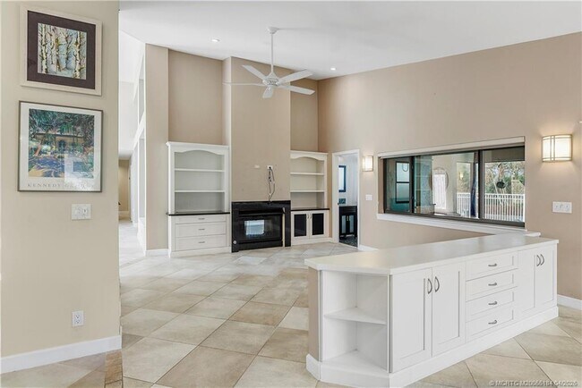 Building Photo - 4194 SW Gleneagle Cir