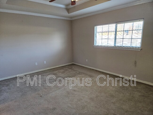 Building Photo - 2337 Handlin Dr
