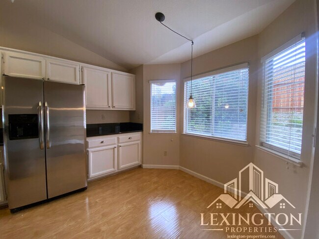 Building Photo - Lovely Updated, 3BD/2BA Home Available in Rocklin, off Stanford Ranch Rd. near Breen Park!