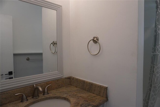 Building Photo - 401 Palm Springs Dr