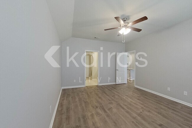 Building Photo - 417 Mango Dr