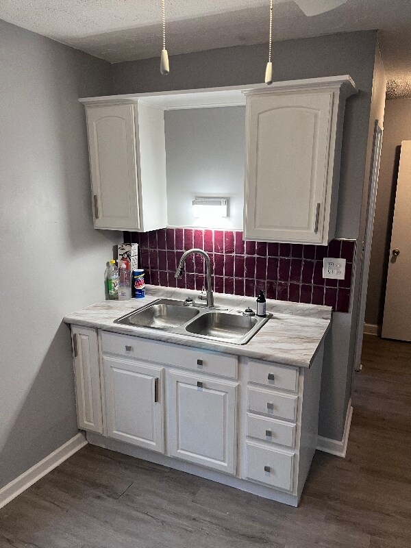 Building Photo - 5055 W Gladys Ave