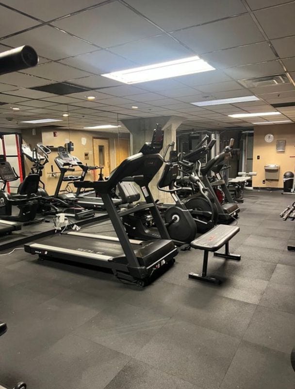 Building Photo - 6533 E Jefferson Ave